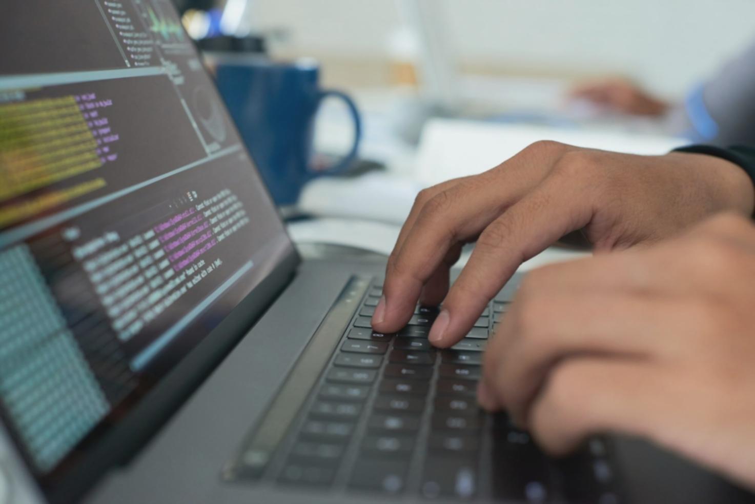 Studente che lavora al suo primo progetto Unity